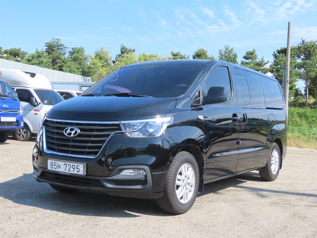 Hyundai Grand Starex 5 суудал Van Modern