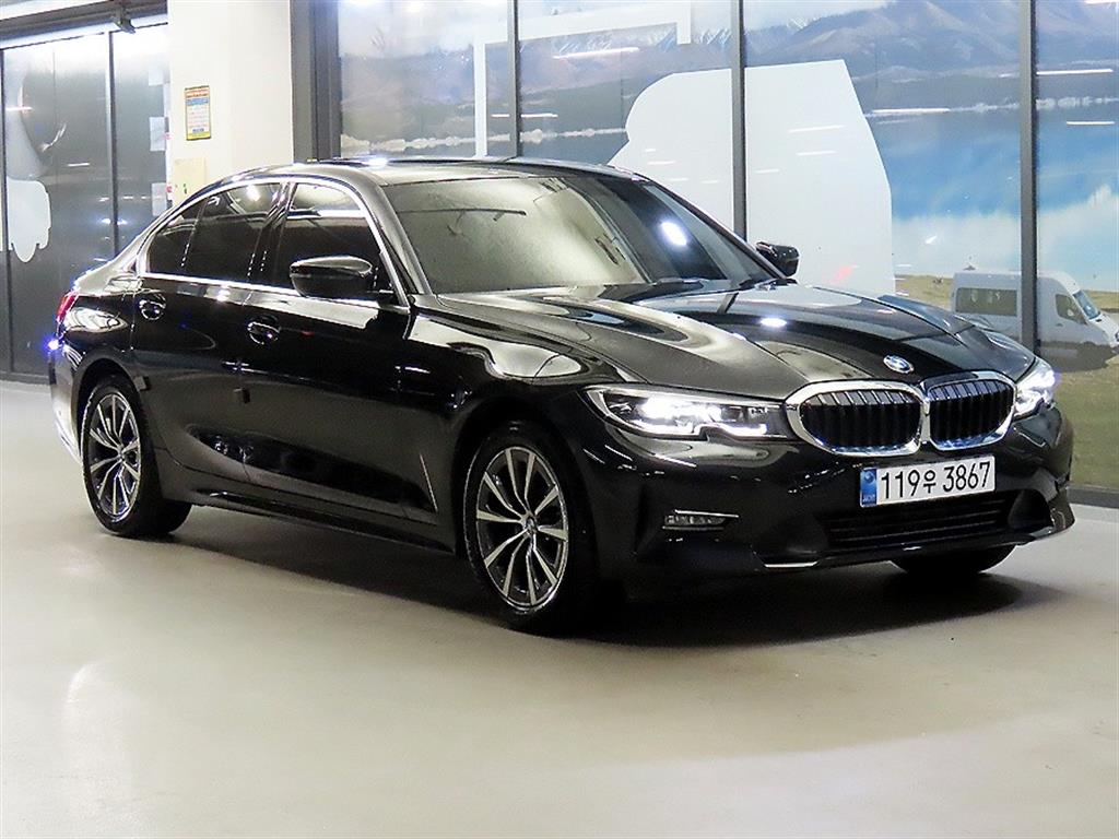 BMW 3 Series 320i