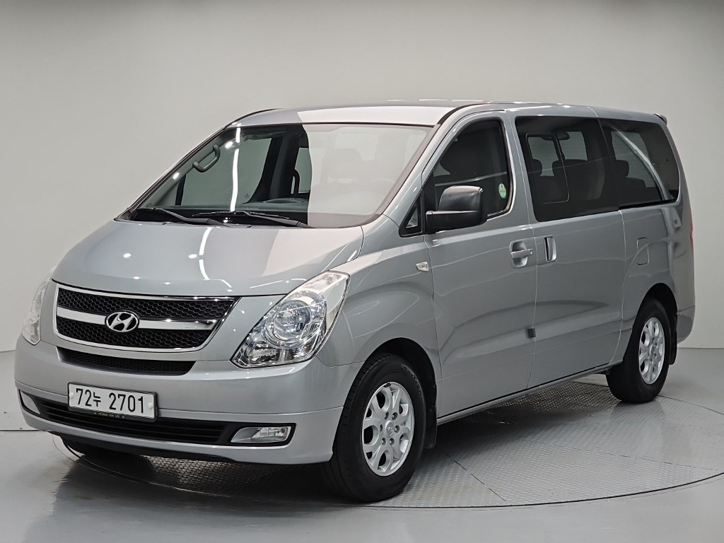 Hyundai Grand Starex 12 seats CVX Luxury