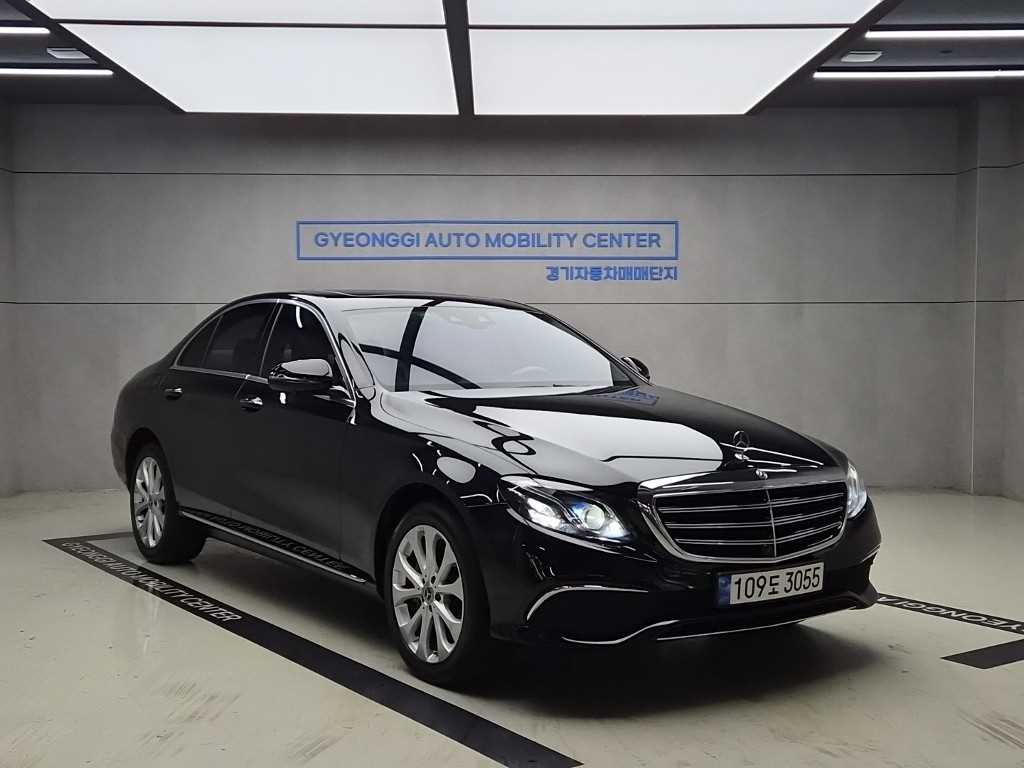 Mercedes-Benz E-Class E300 4Maetik Exclusive