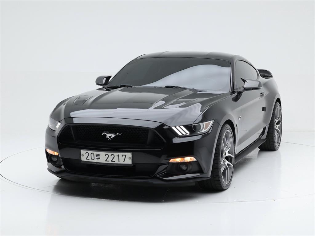 포드 머스탱 Coupe 5.0 GT Premium