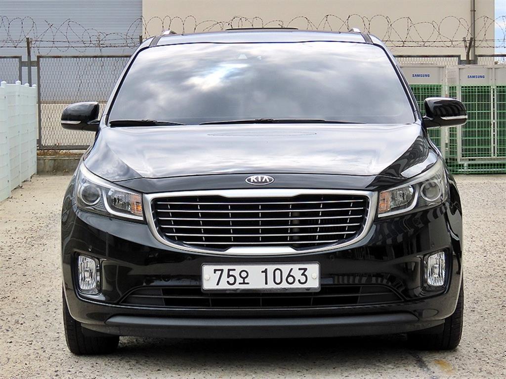 Kia Carnival 11 seats Noblesse