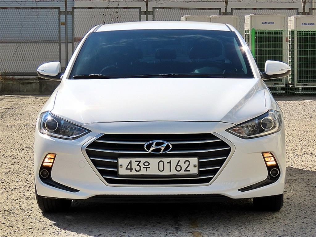 Hyundai Avante 1.6 GDi Smart