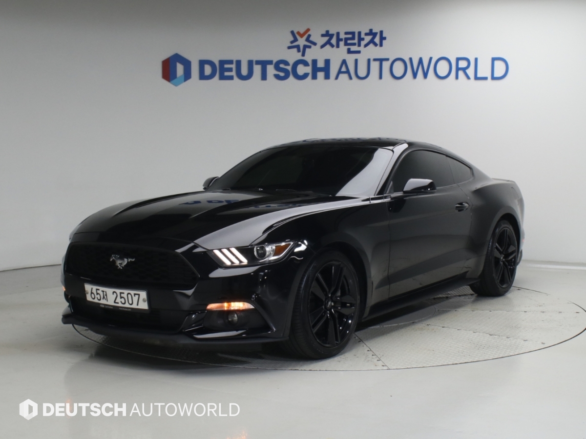 Ford Mustang Coupe 2.3 Premium