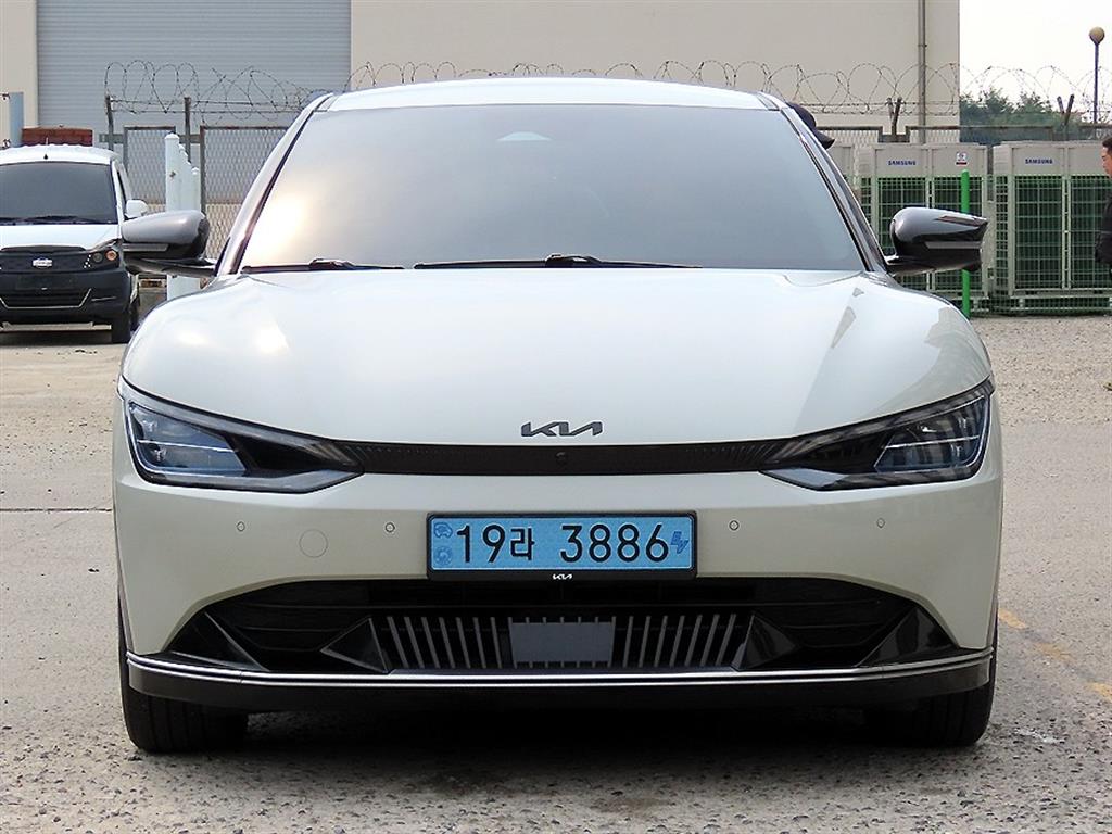 기아 EV6 Rong Reinji 2WD Eoseu