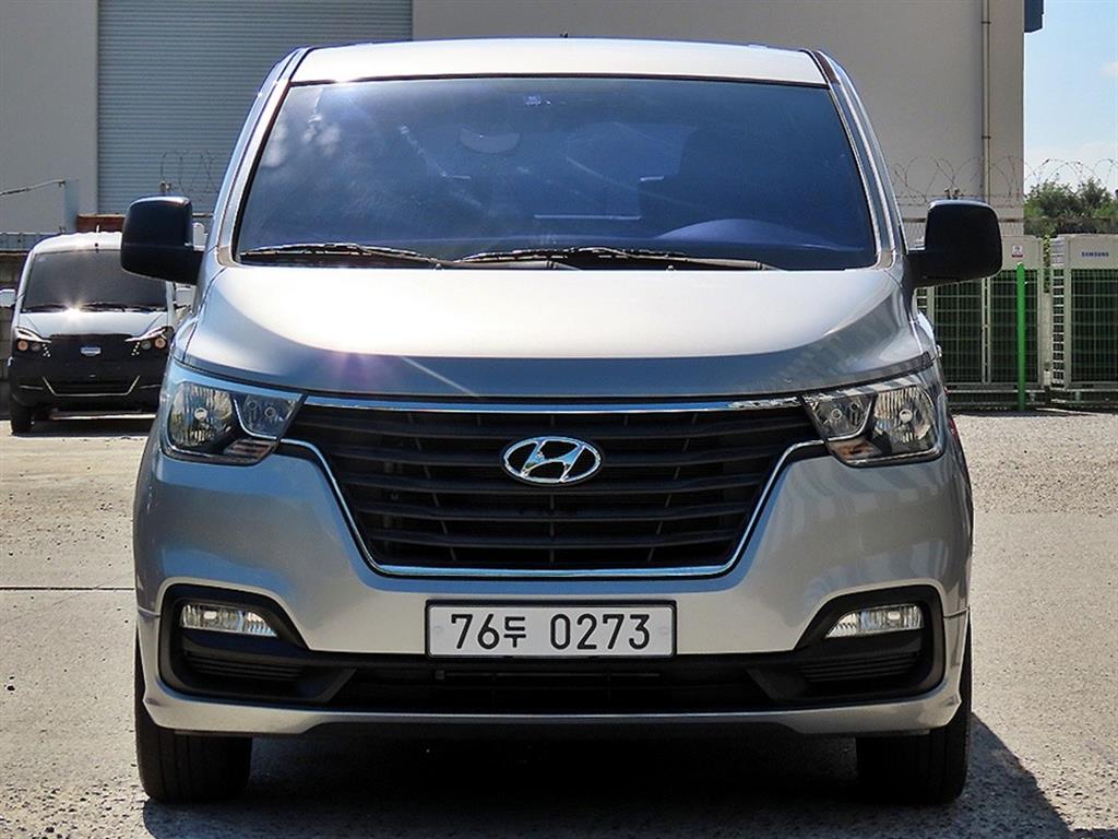 Hyundai Grand Starex 12 seats Smart