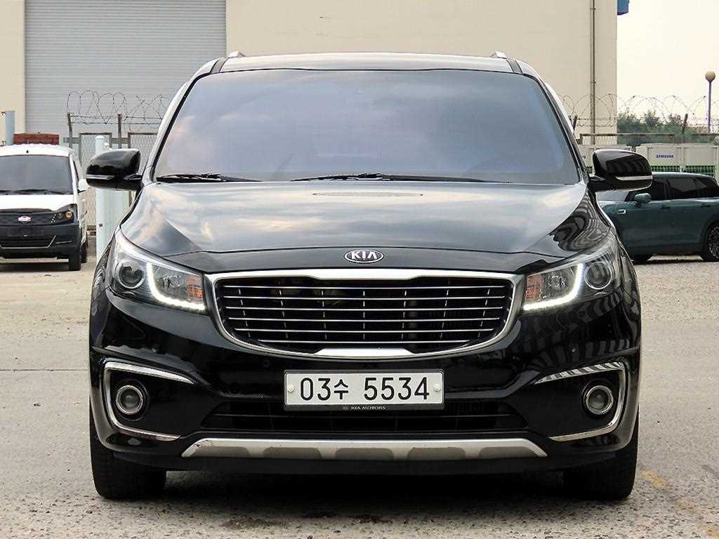 Kia Carnival 9 seats Prestige