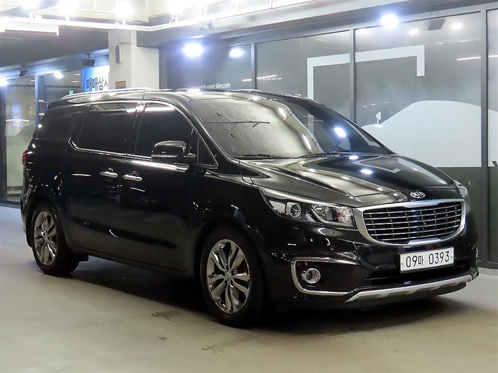 Kia Carnival 9 seats Noblesse