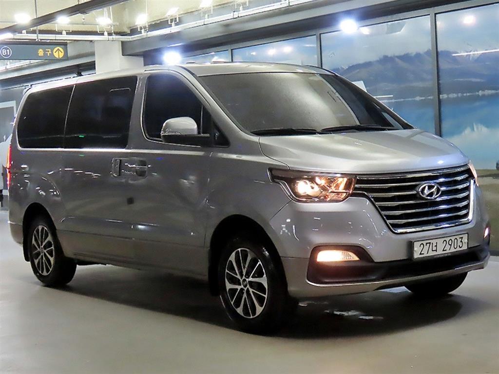 Hyundai Grand Starex 9 seats 4WD Exclusive
