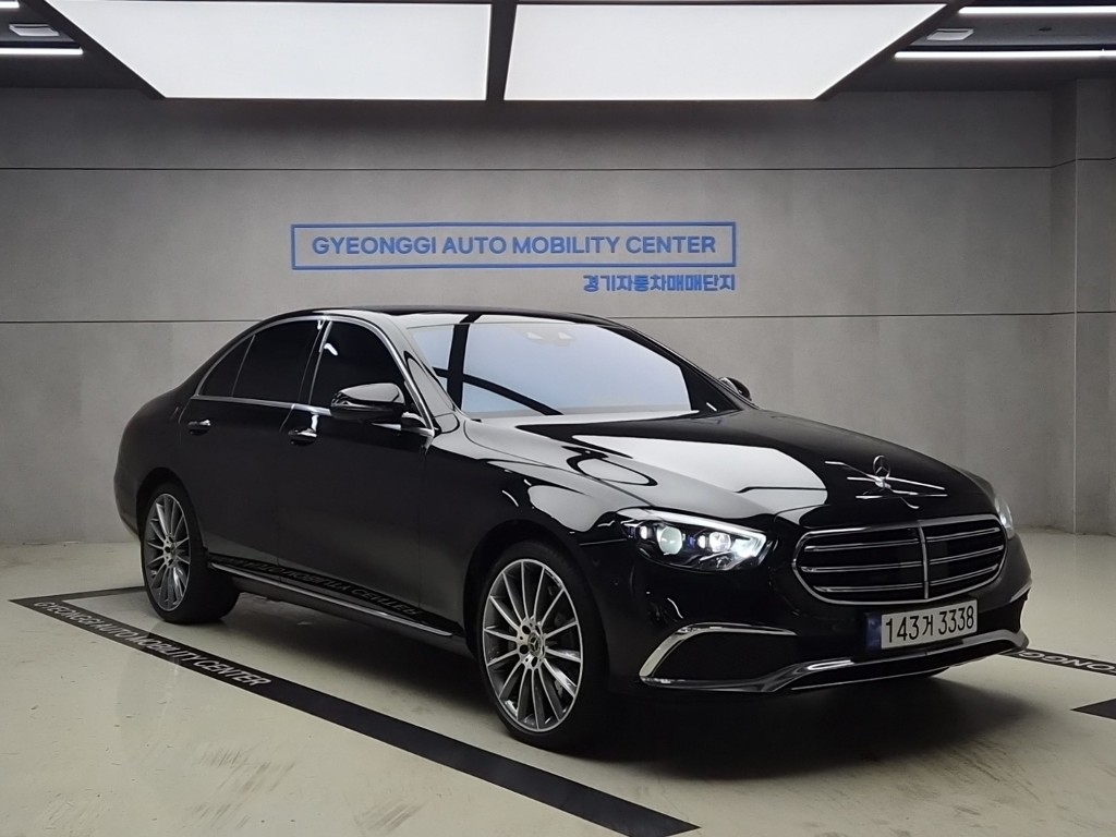 Mercedes-Benz E-Class E450 4Maetik Exclusive