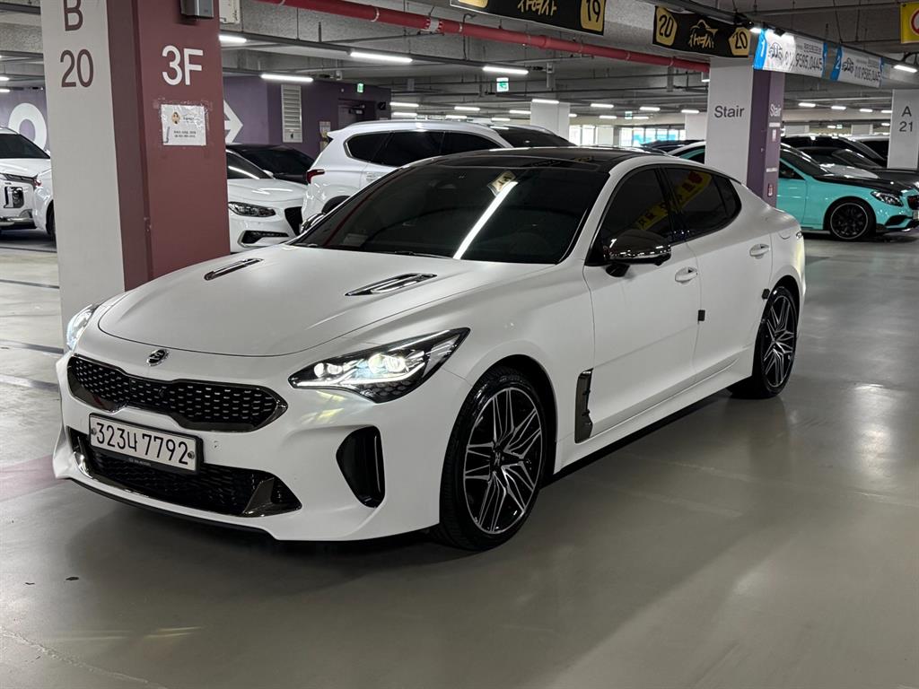Kia Stinger Maiseuteo 3.3 Turbo AWD GT
