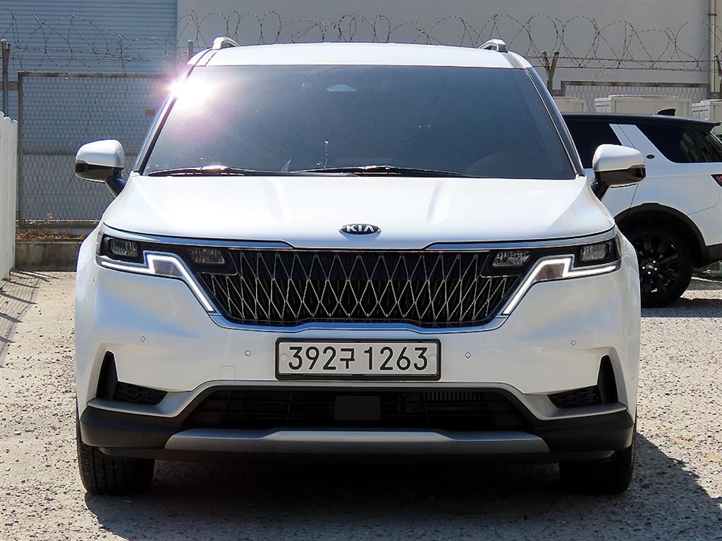 Kia Carnival 9 seats Prestige