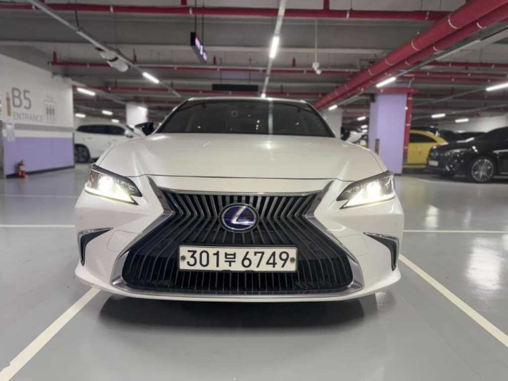 Lexus ES 300h Luxury Plus