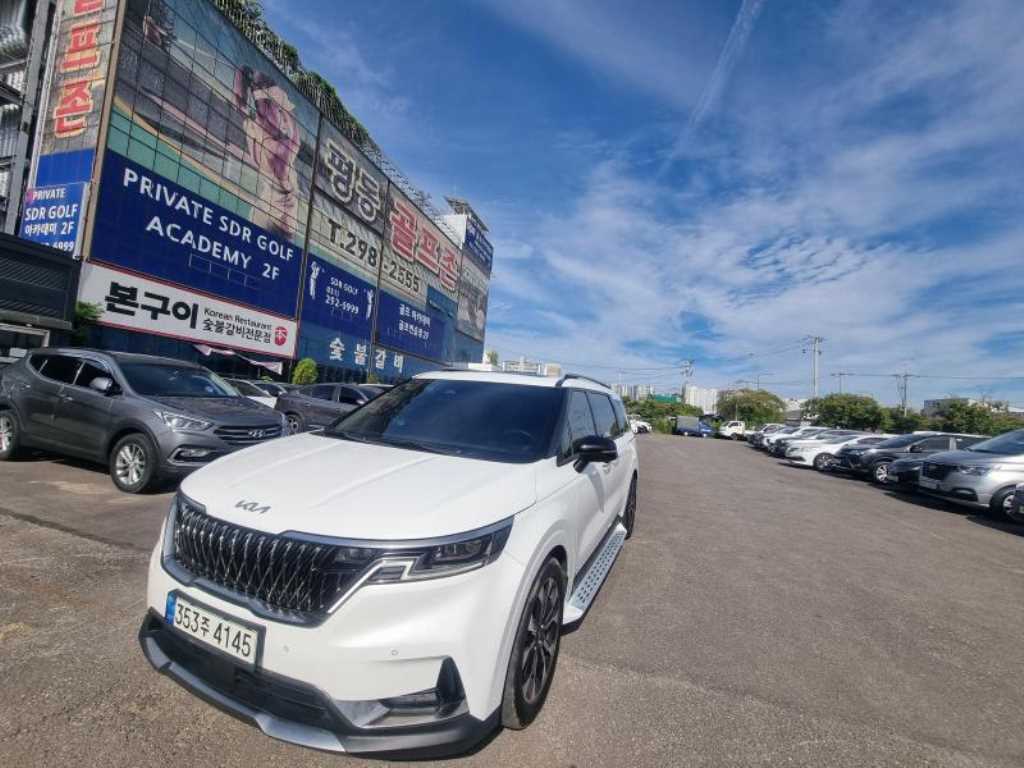 Kia Carnival 9 seats Signature