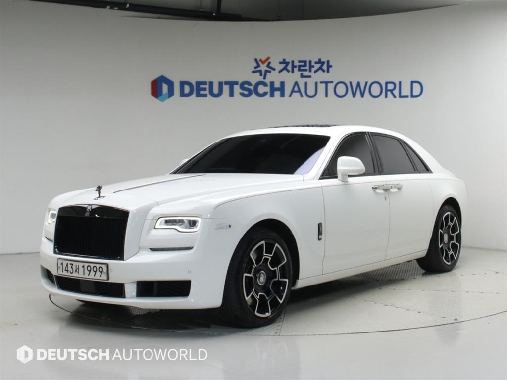 Rolls-Royce Ghost 6.6 V12 SWB Black Baeji