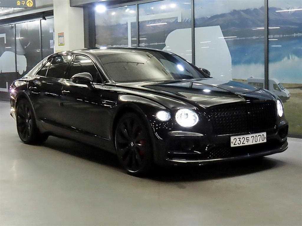 벤틀리 Flying Spur 4.0 V8