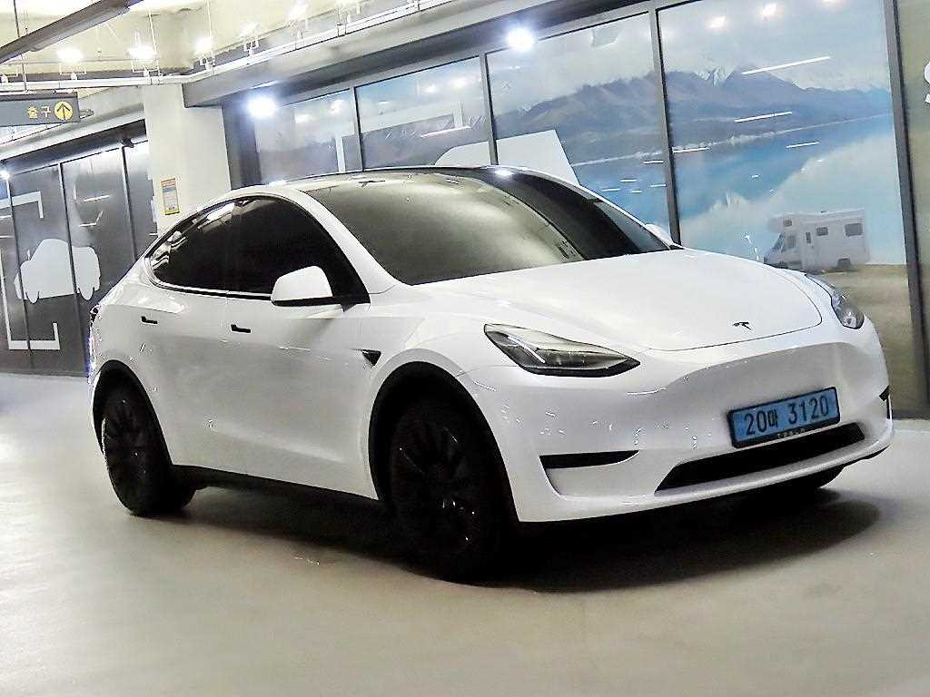 Tesla Model Y RWD