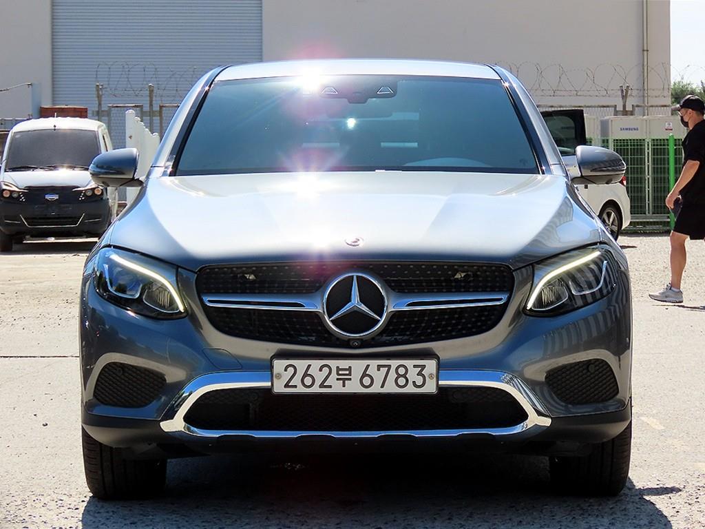 Mercedes-Benz GLC 300 4Maetik Coupe