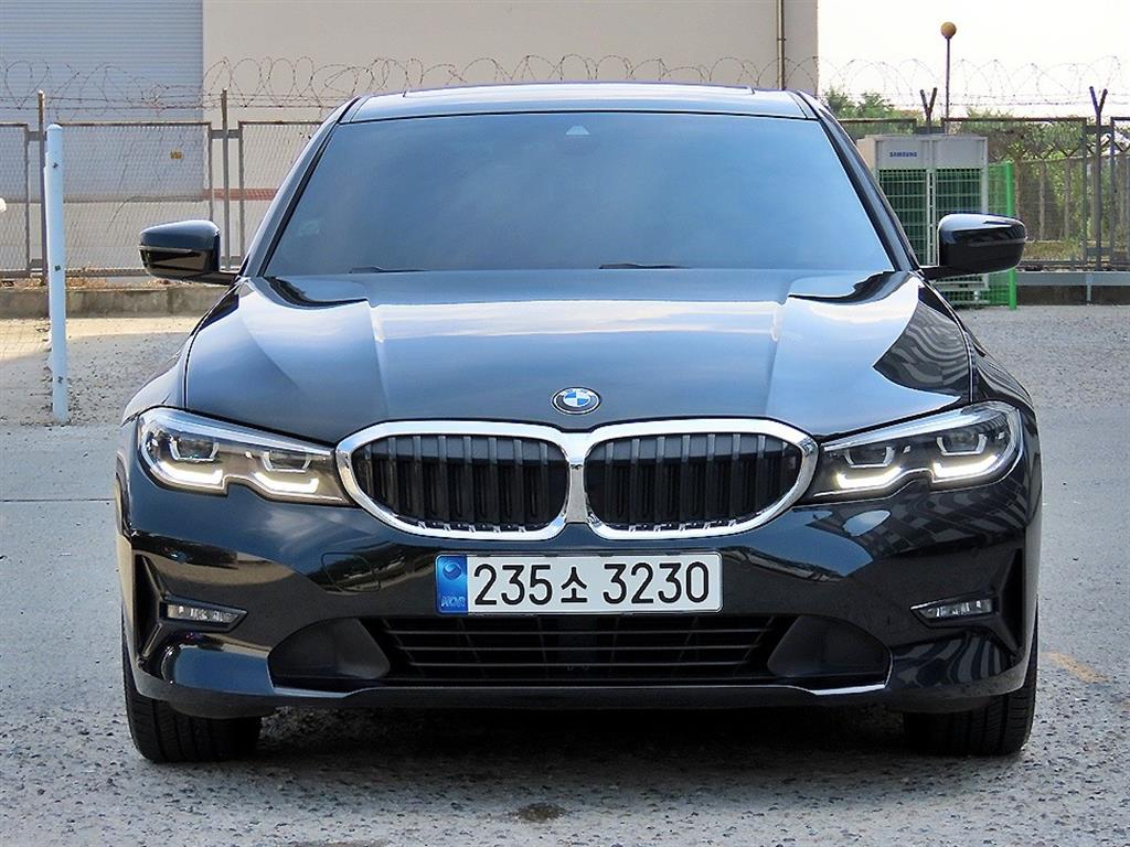 BMW 3 Series 320i