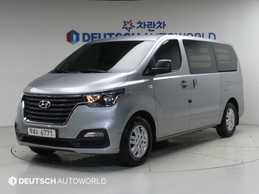 Hyundai Grand Starex 3 seats Van Smart