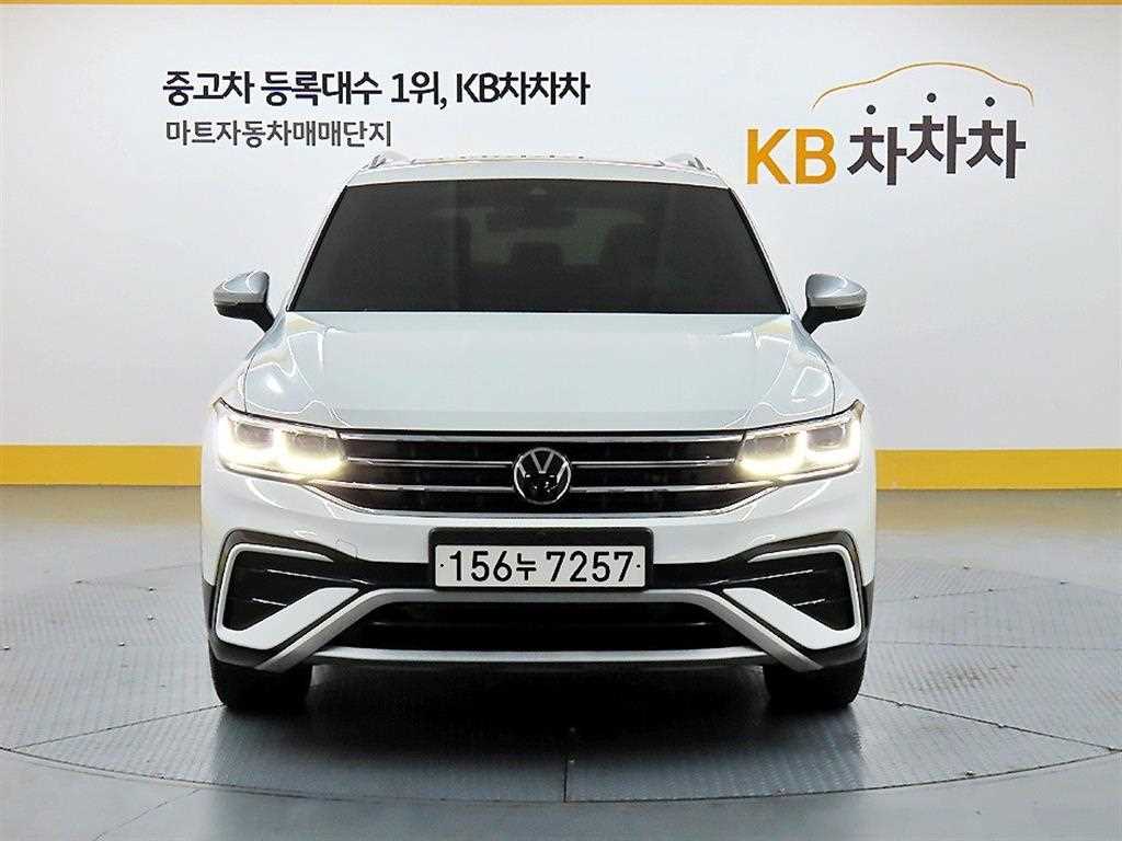 폭스바겐 티구안 Space 2.0 TSI Prestige