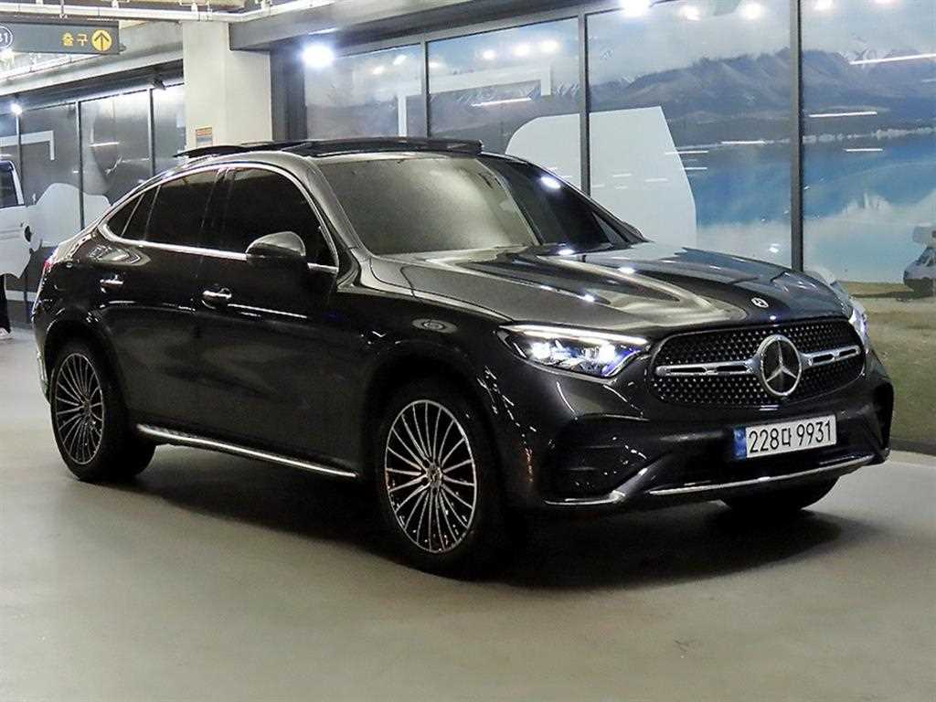 벤츠 GLC 300 4Maetik Coupe