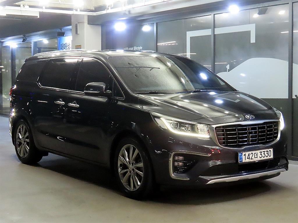 Kia Carnival 9 seats Noblesse Special