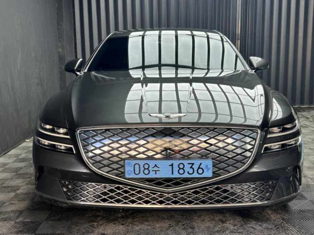 Genesis G80 eG80 EV AWD