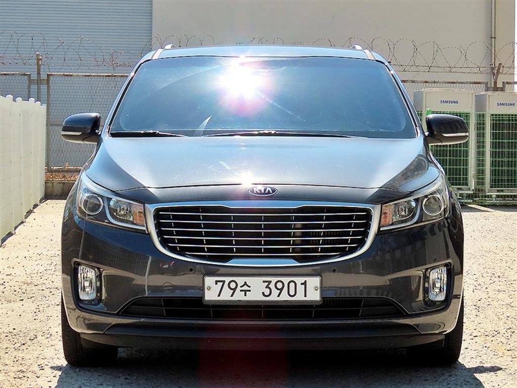 Kia Carnival 11 seats Prestige