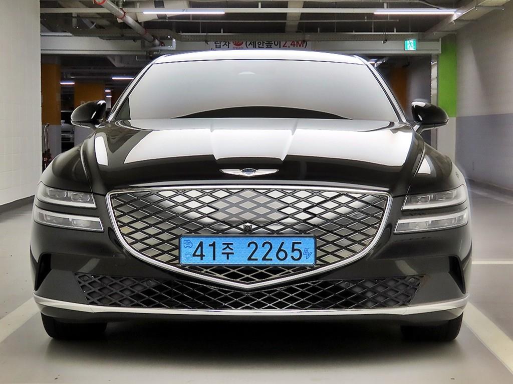 Genesis G80 eG80 EV AWD