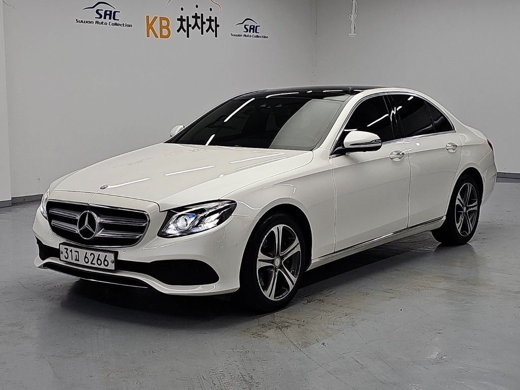 벤츠 E클래스 E300 4Maetik Avantgarde