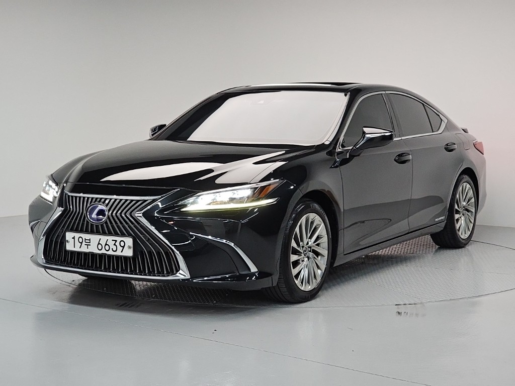 Lexus ES 300h Igeujekyutibeu