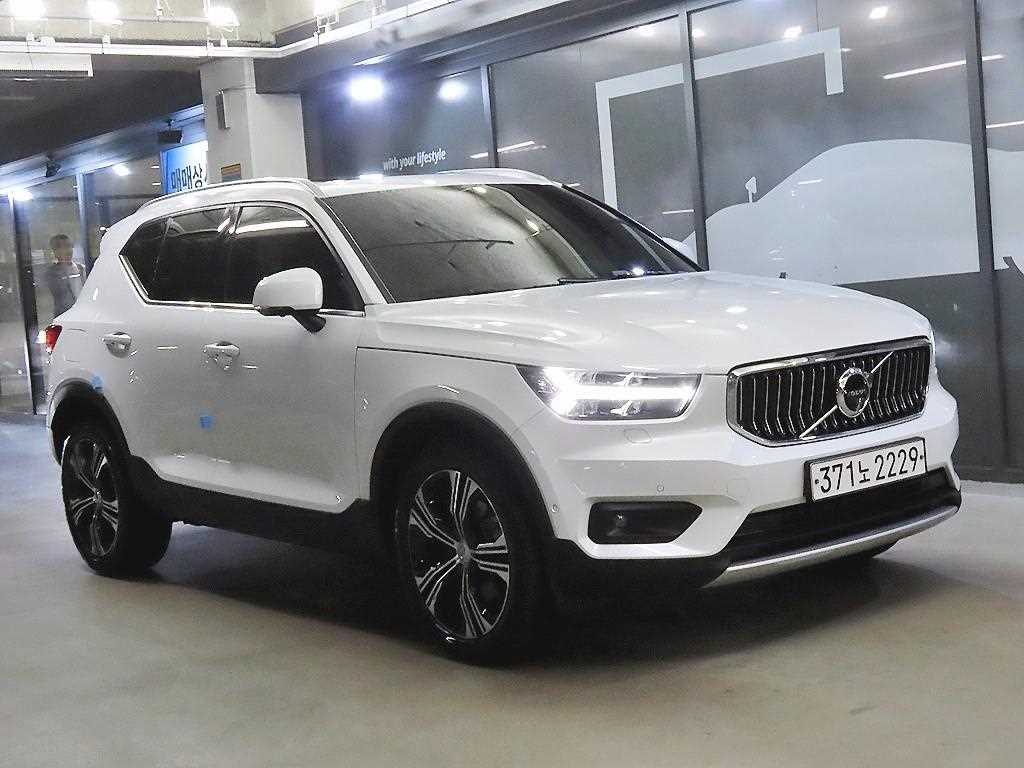 Volvo XC40 2.0 T4 AWD Inseukeuripsyeon