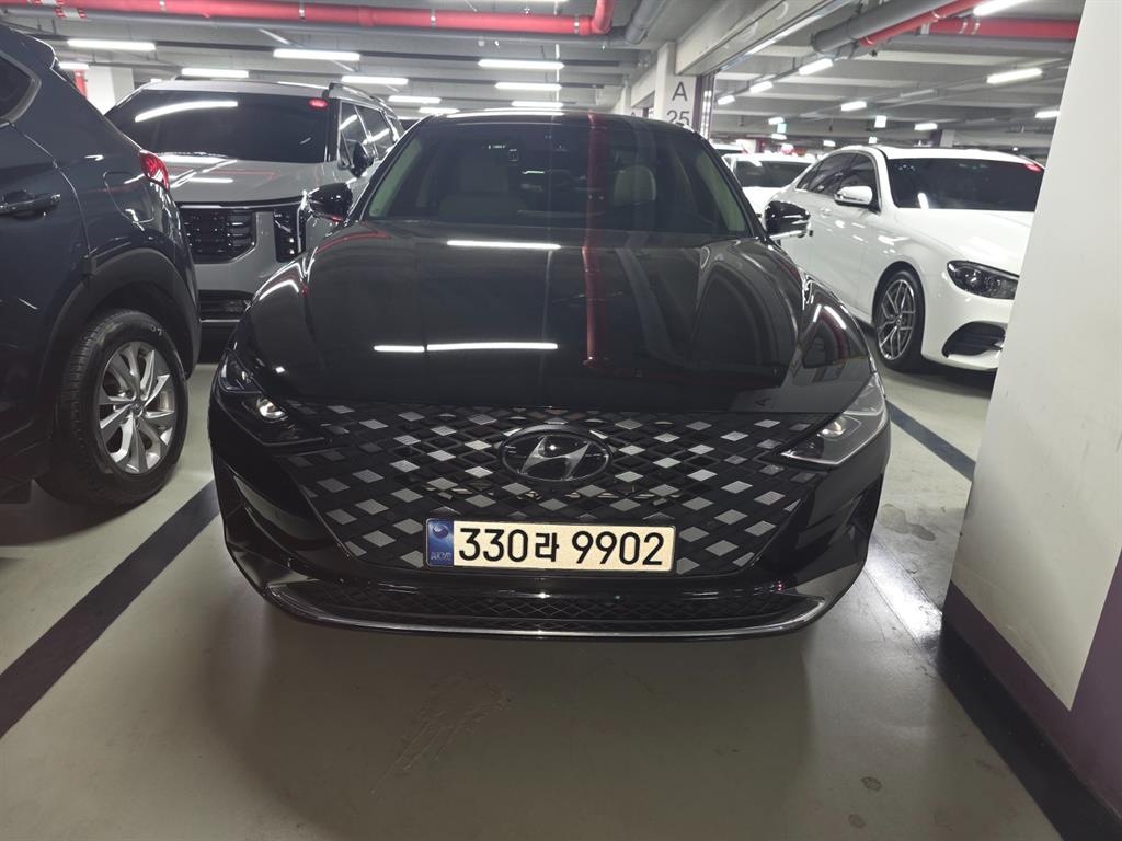 Hyundai Grandeur 2.5 Le Blanc