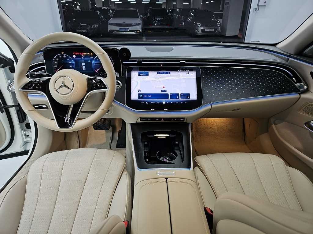 Mercedes-Benz E-Class E220d 4Maetik Exclusive