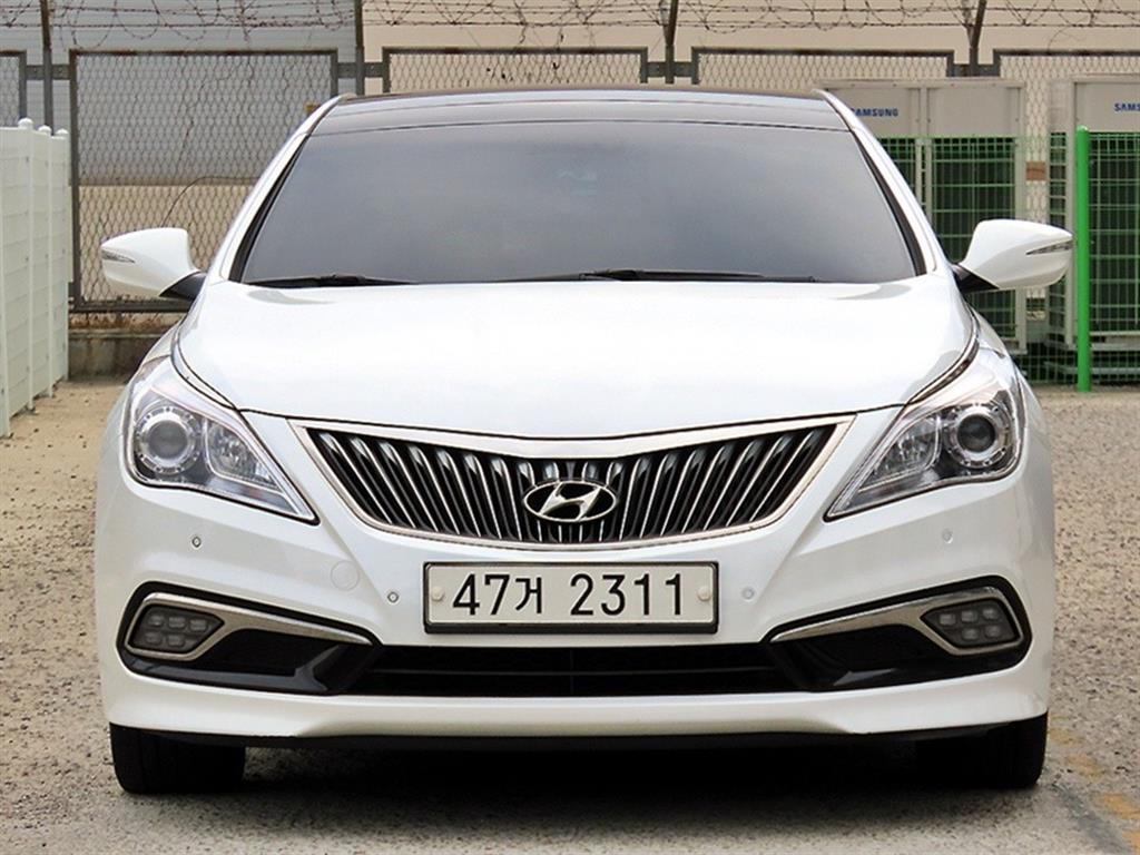 Hyundai Grandeur HG 220 Premium