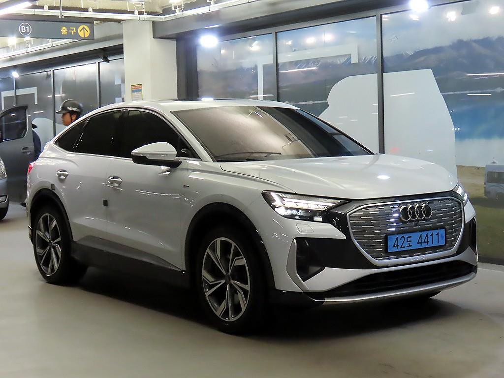 Audi e-tron Q4 40 Seupoteubaek Premium