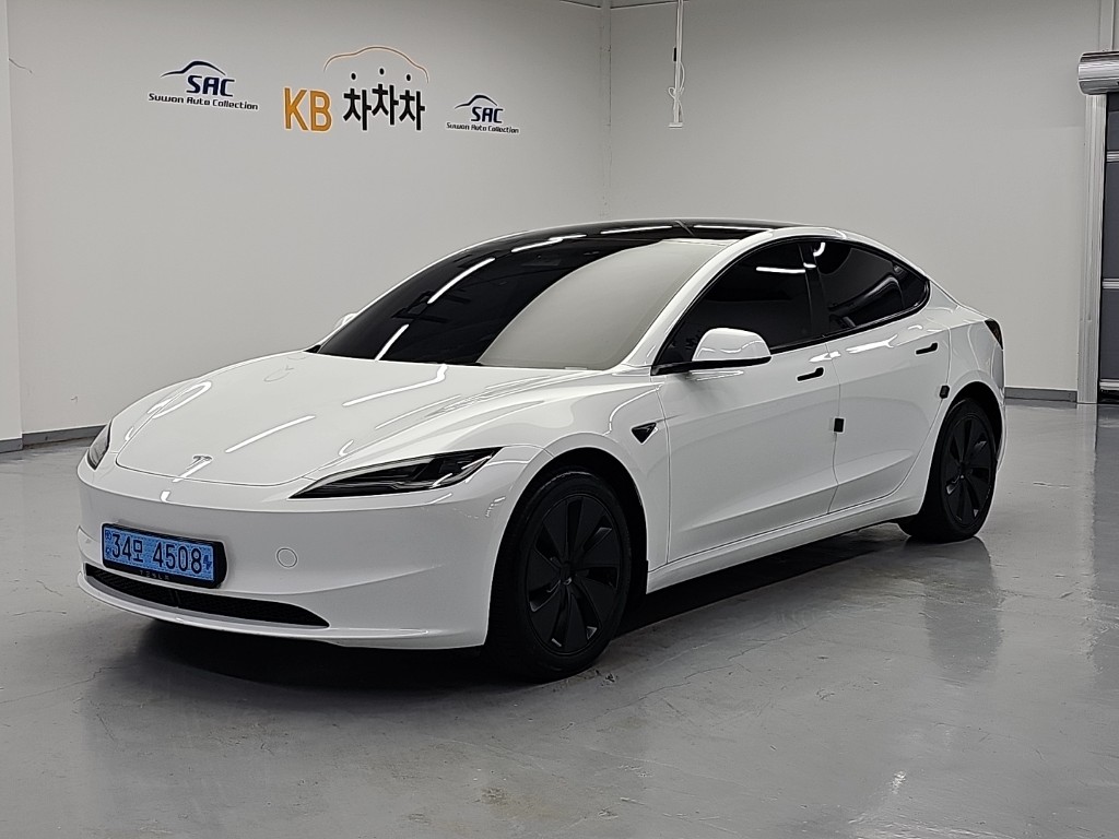 Tesla Model 3 AWD Rong Reinji