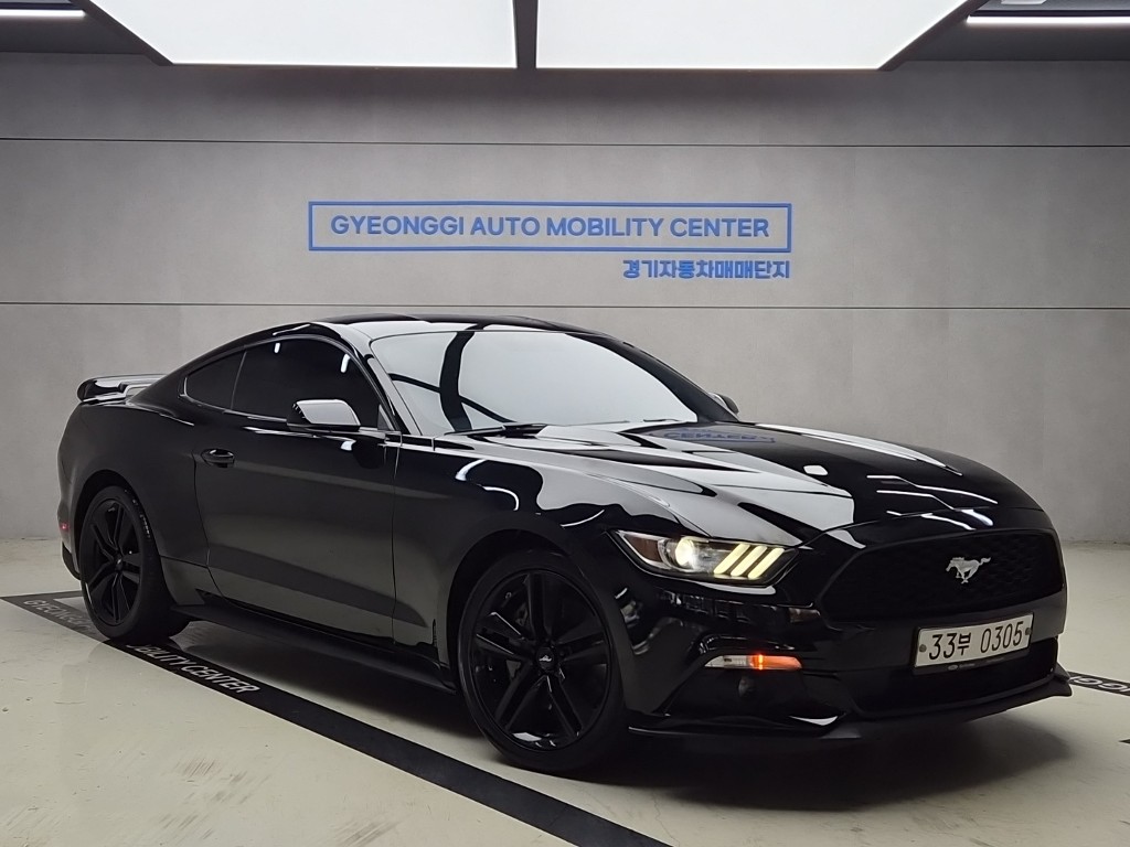 Ford Mustang Coupe 2.3 Premium