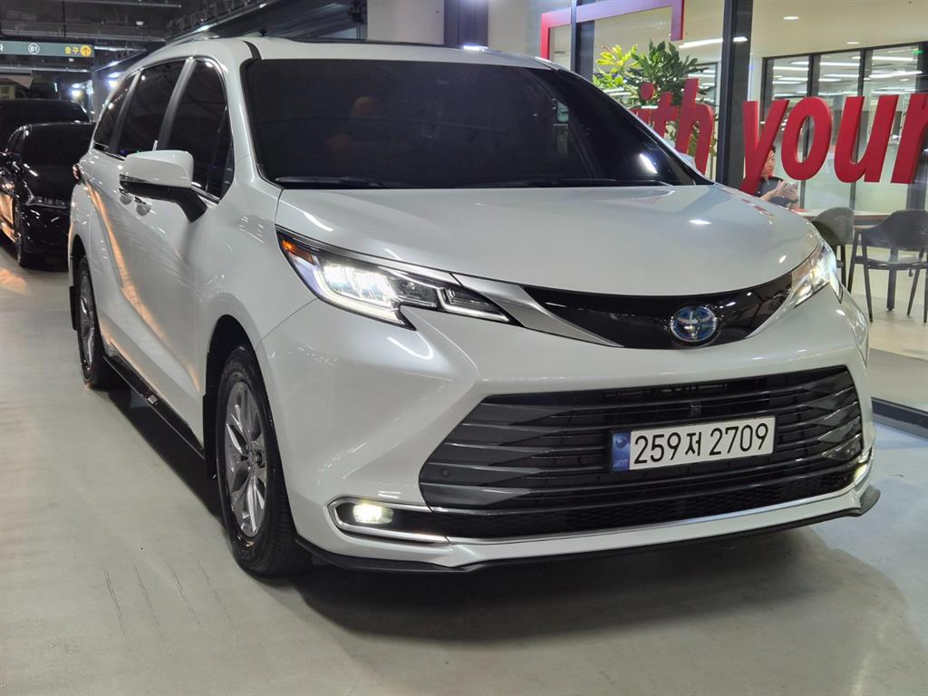 Toyota Sienna 2.5 AWD Hybrid
