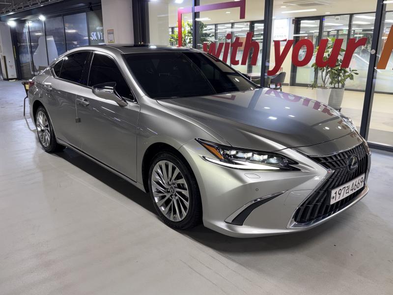 Lexus ES 300h Igeujekyutibeu