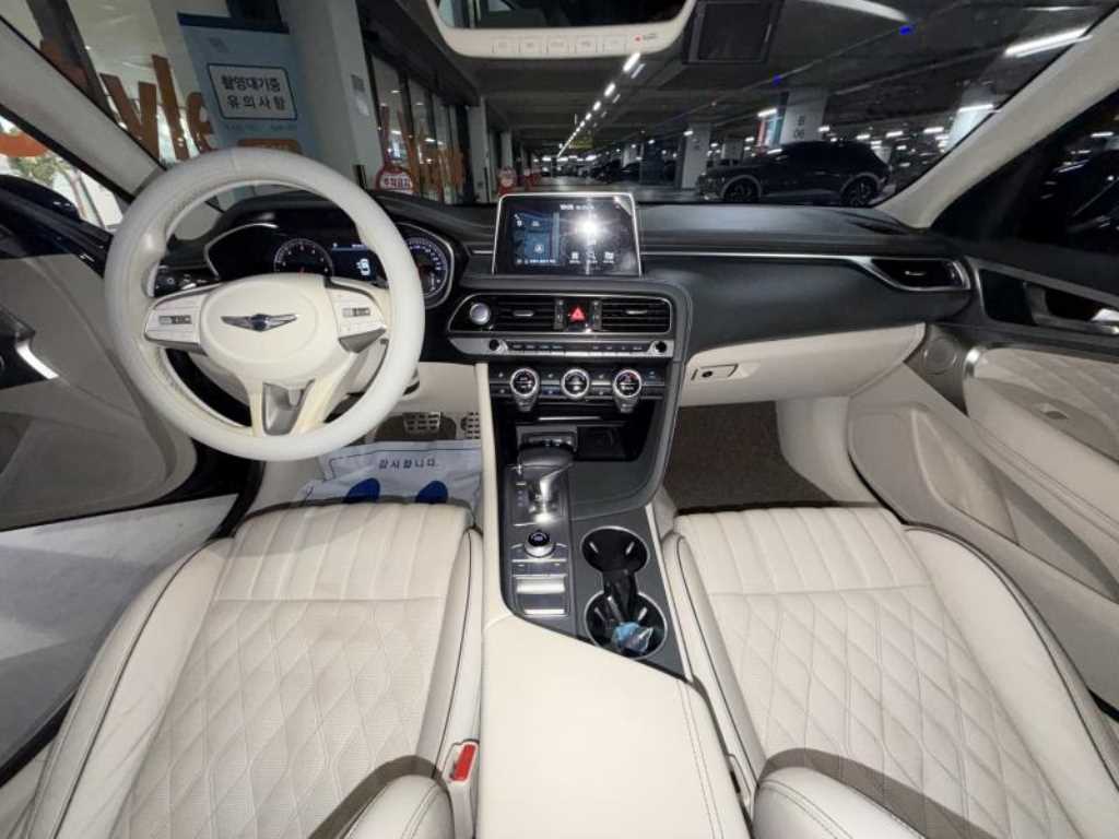 Genesis G70 2.0T AWD Sport Package
