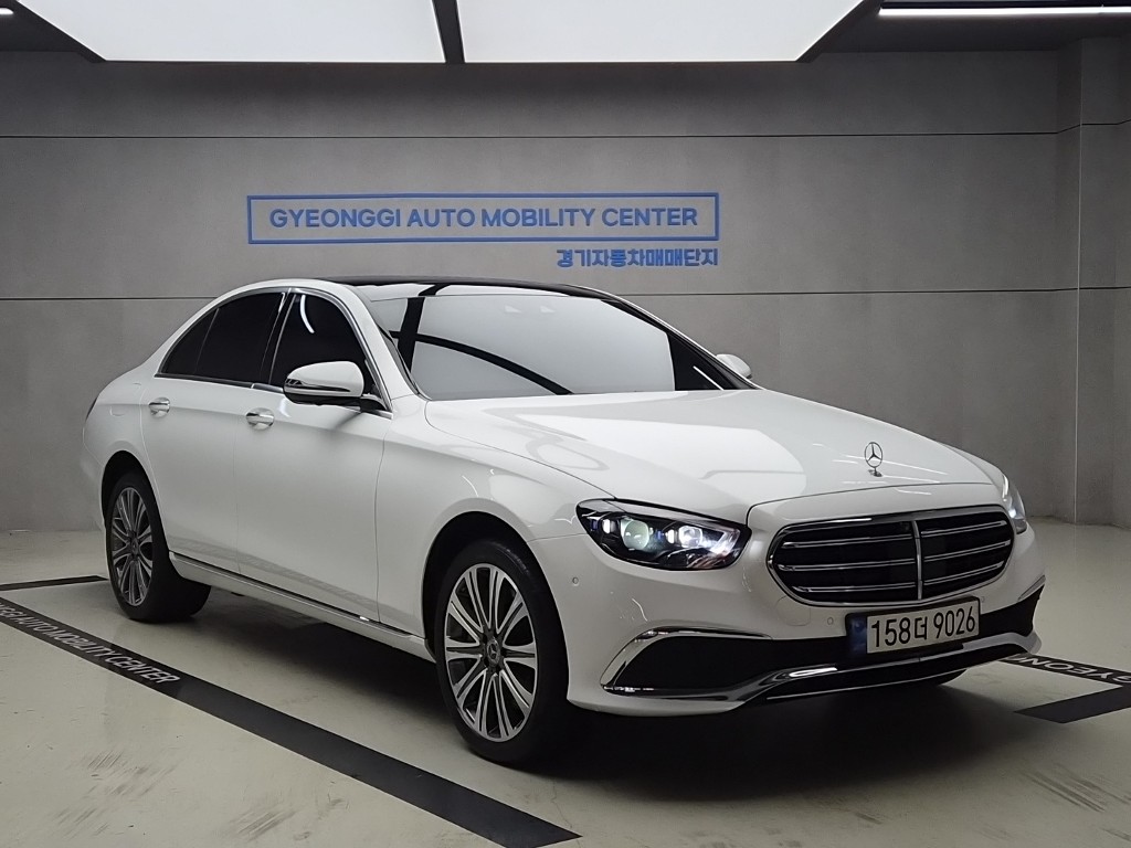 Mercedes-Benz E-Class E450 4Maetik Exclusive