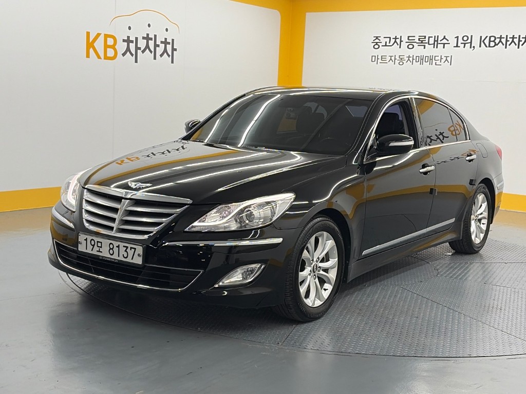 Hyundai Jenesiseu Genesis BH 330 Modern Special