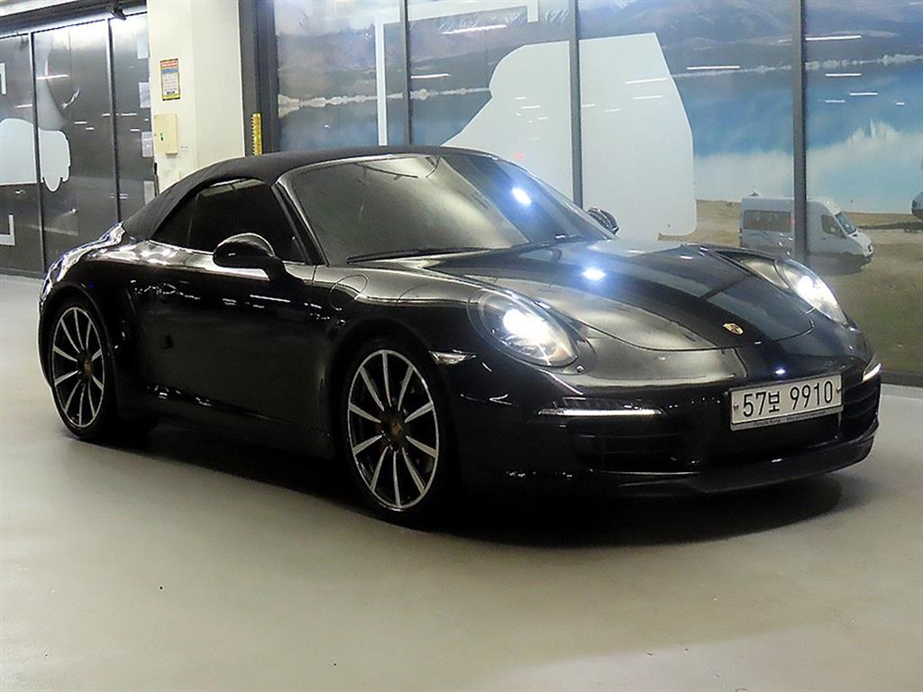 Porsche 911 Kabeuriolre Karera 4S