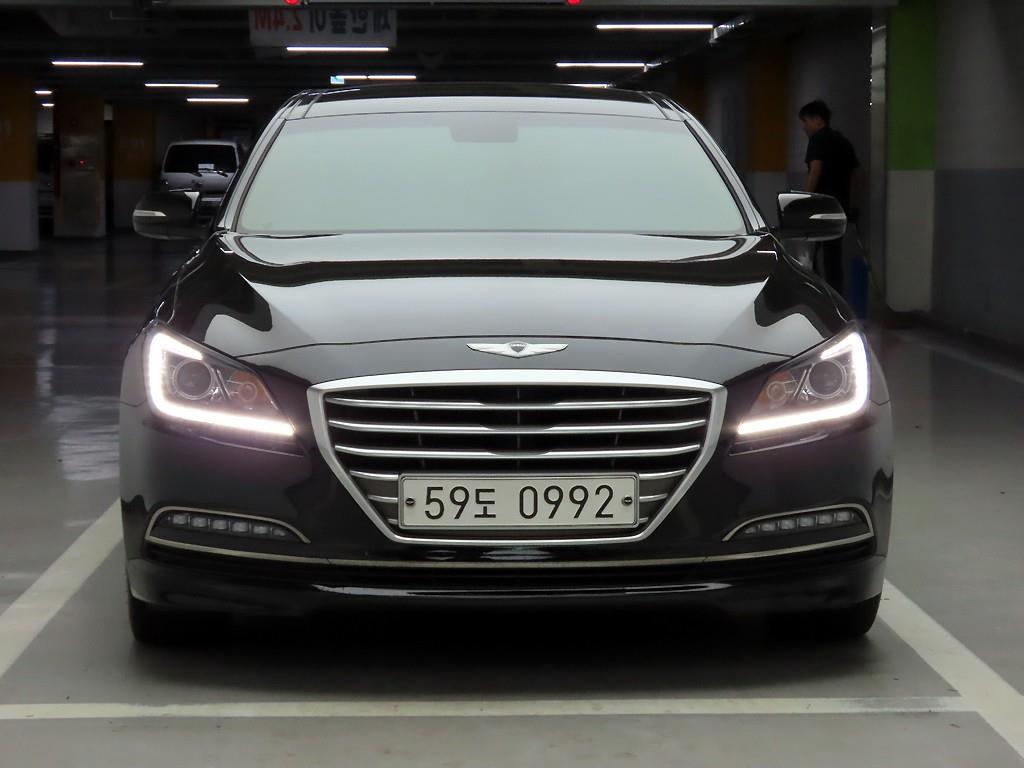 Hyundai Jenesiseudh Jenesiseudh G330 Premium