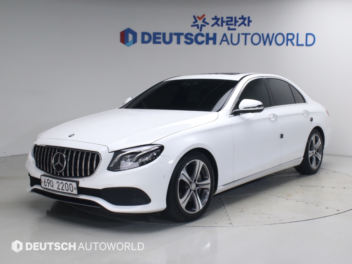 Mercedes-Benz E-Class E300 Avantgarde Intelrijeonteu