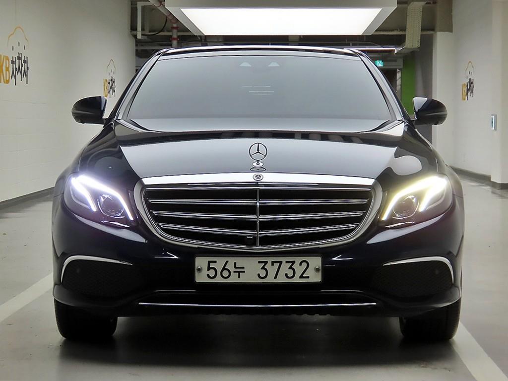 Mercedes-Benz E-Class E300 4Maetik Exclusive