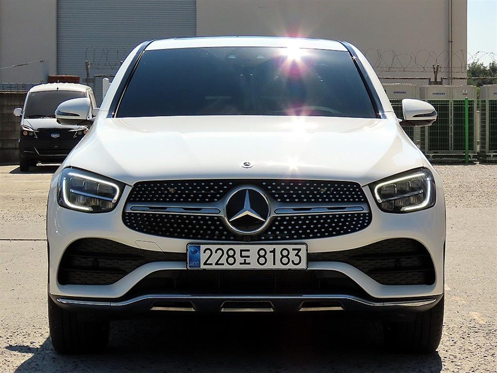 벤츠 GLC 300e 4Maetik Coupe