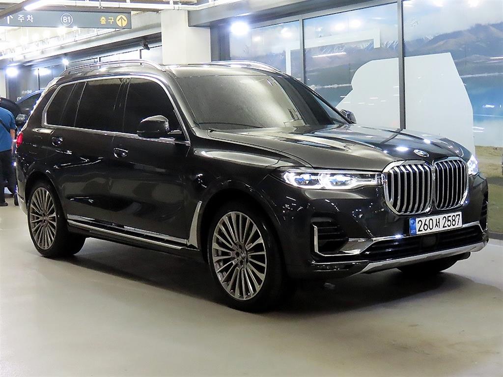 BMW X7 40d xDrive Dijainpyueo Ekselreonseu 7 суудал
